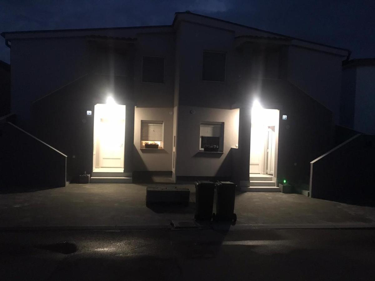 Apartman Petra 2 Vir Exterior foto