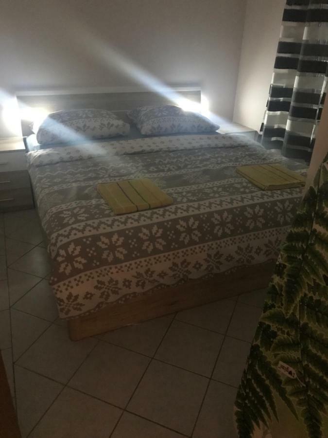 Apartman Petra 2 Vir Exterior foto